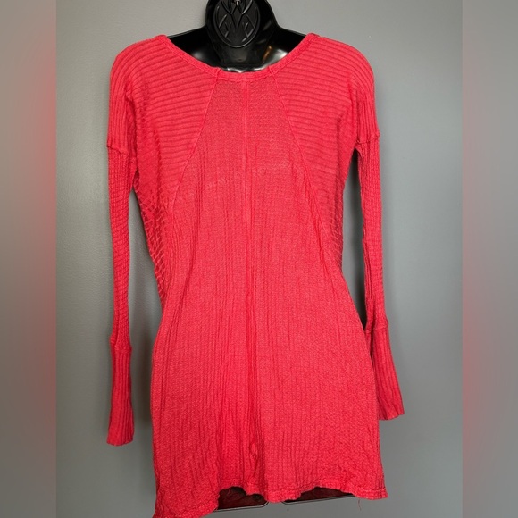 Free People High-Low Coral Waffle Long Sleeve Crew Neck Blouse Womens XS Stretch - Picture 2 of 5